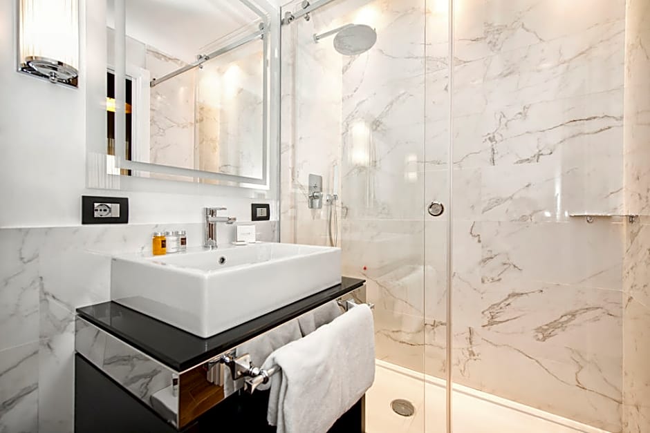 The Independent Suites