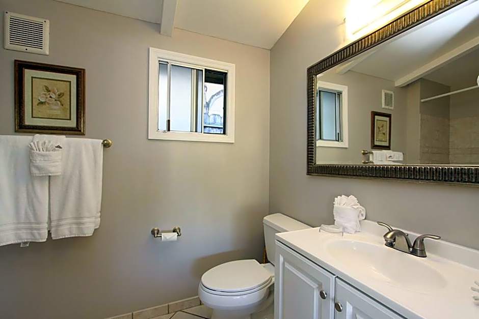 Monterey Peninsula Inn