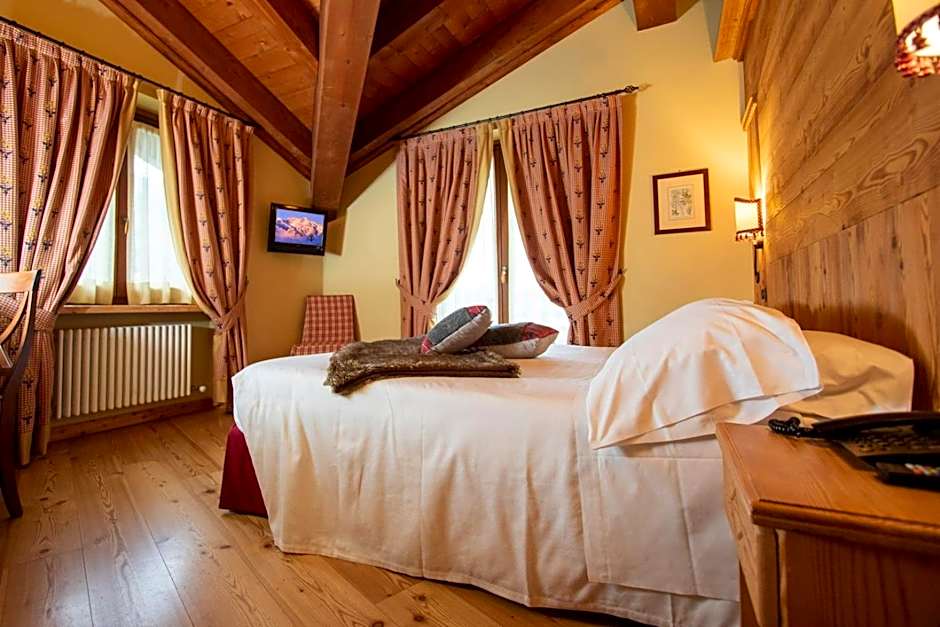 Laghetto Alpine Hotel & Restaurant