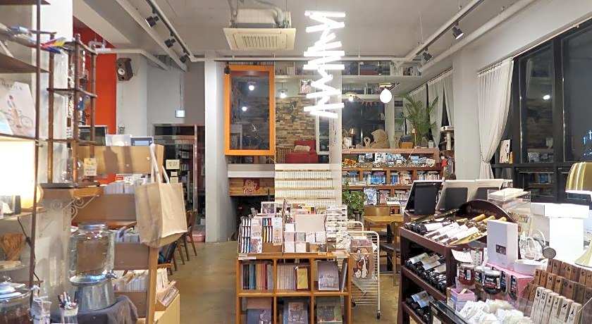 Andong Poonggyung Hostel N Library