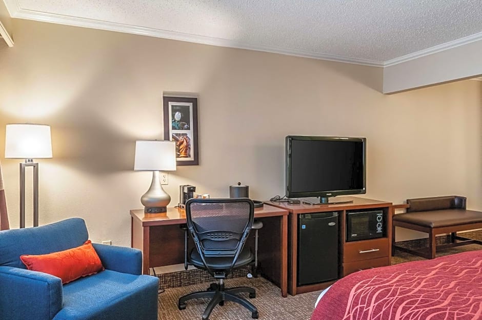 Comfort Inn & Suites At Copeland Tower