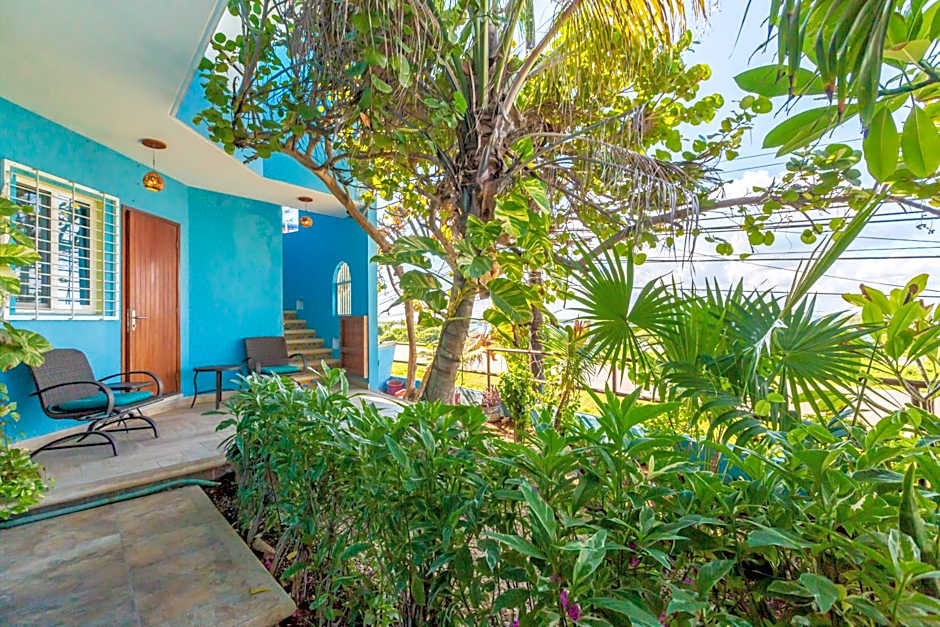 Casa Cielo Studio 1 with Tropical Garden Patio