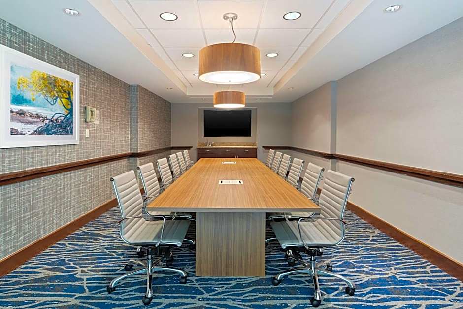 Embassy Suites By Hilton Hotel Tampa-USF/Near Busch Gardens