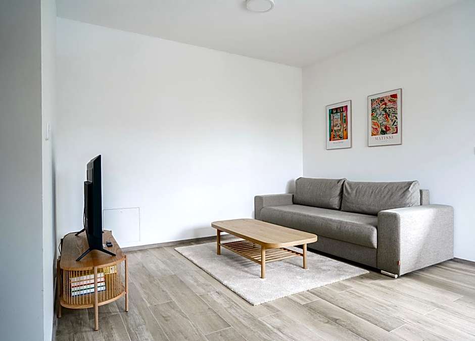 The Dante Villa Apartments