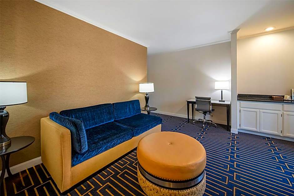 Best Western Plus Palm Court Hotel