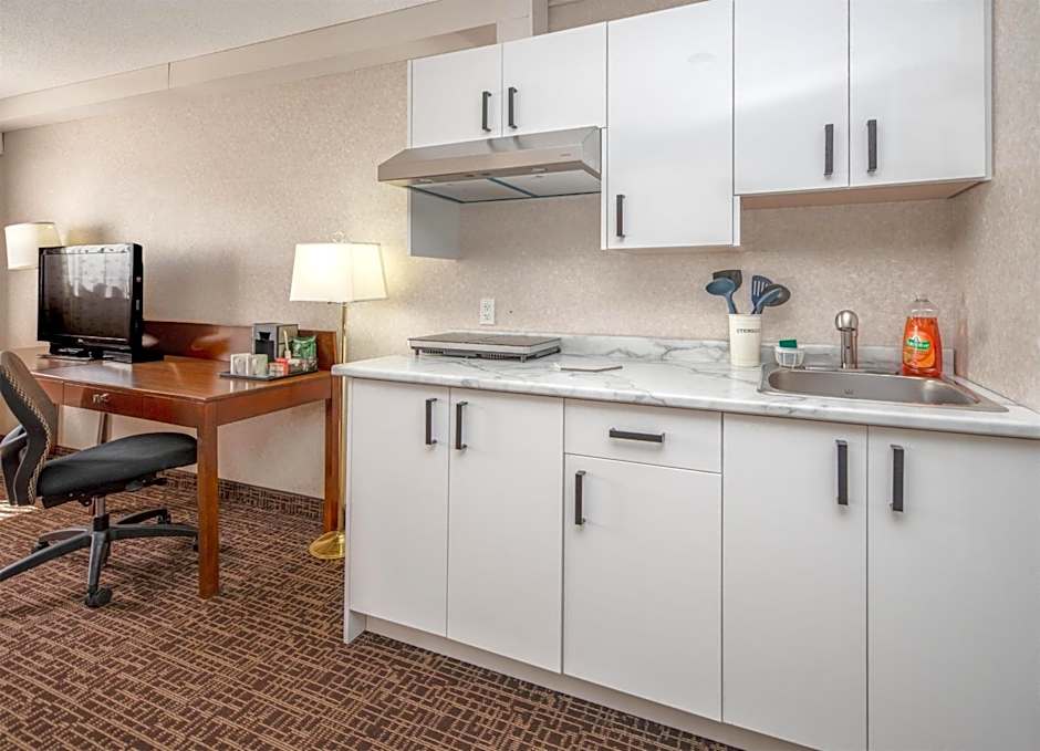 Coast Fort St John Hotel