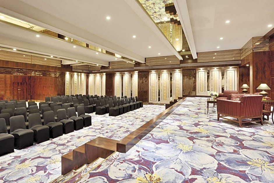 Sheraton Grand Pune Bund Garden Hotel