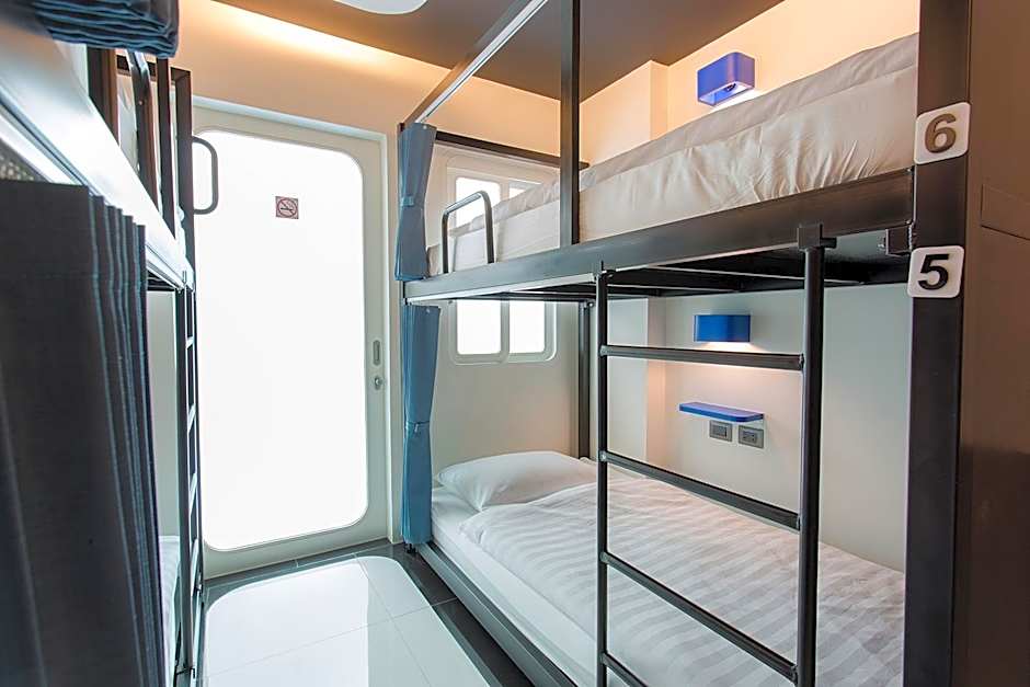 BearPacker Patong Hostel