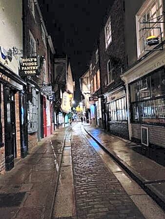 Vikings Apartment City Centre Exclusive Offers With Private Parking & Terrace