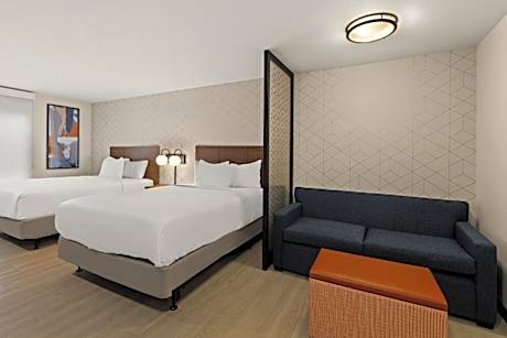 Quadruple Room with Two Queen Beds/Connecting Rooms - Non Smoking