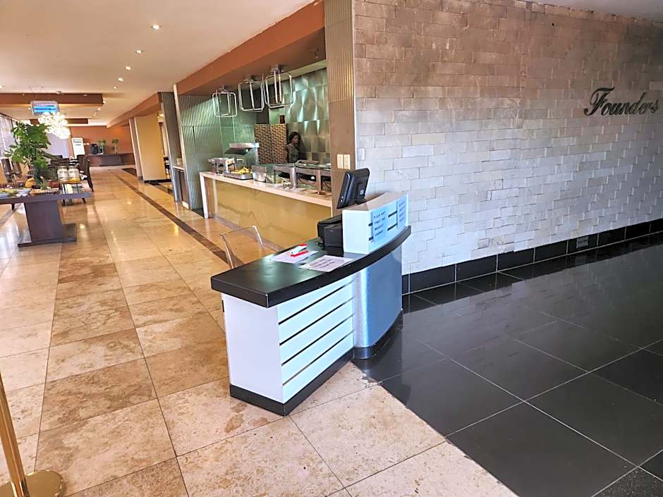 Palm Continental Hotel