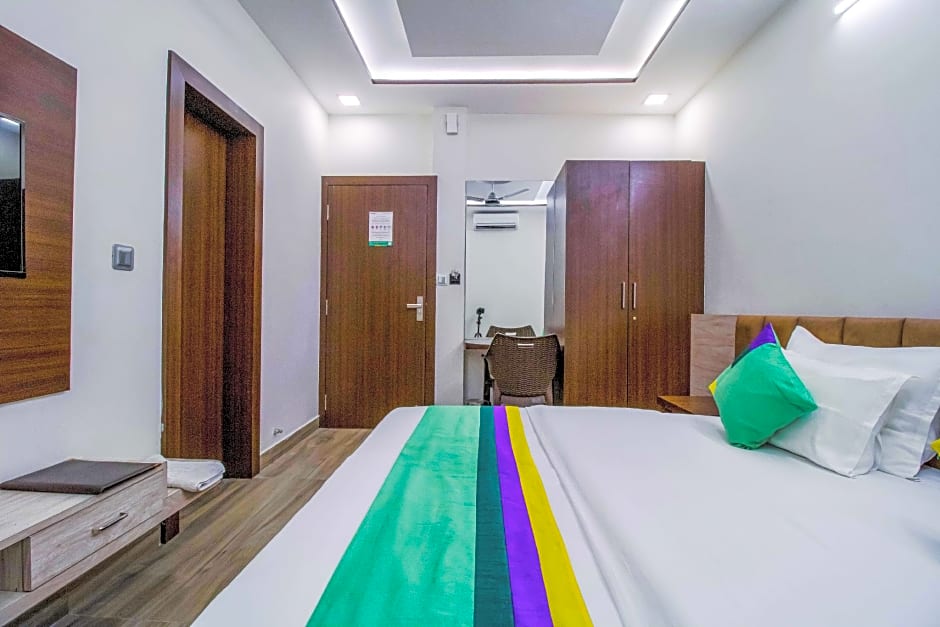 Treebo Paras Raj Near City Palace