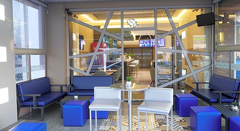 City Life Port Hotel 