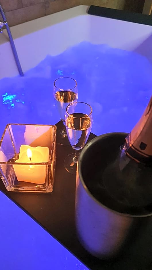 Villa Malvasio Pool and Jacuzzi Room Sassari