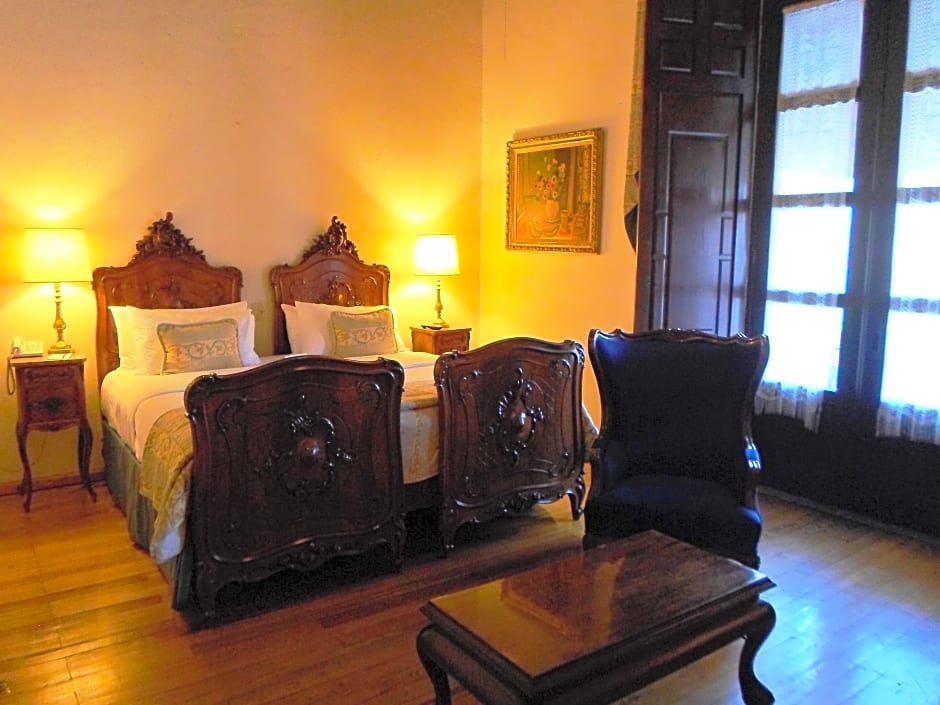 Hotel Virrey De Mendoza