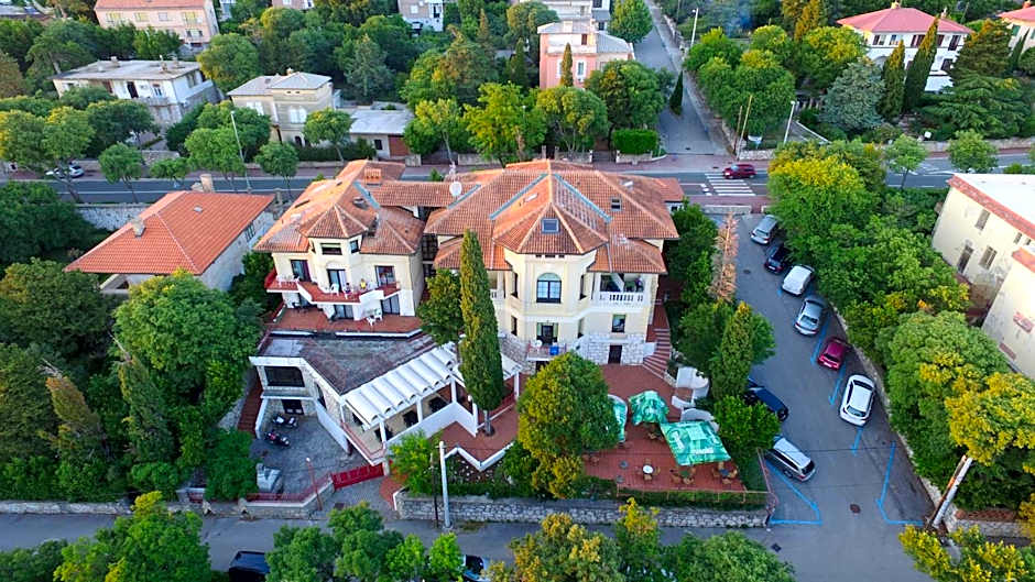 Pansion Ruža