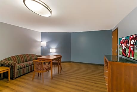 Studio with Two Queen Beds with Sofa Bed Non-Smoking