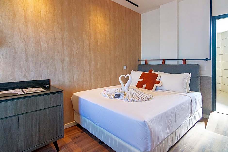 Bagan Suite