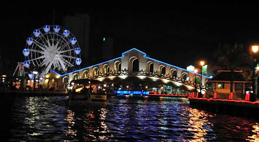 HEEREN BY THE RIVER HOTEL