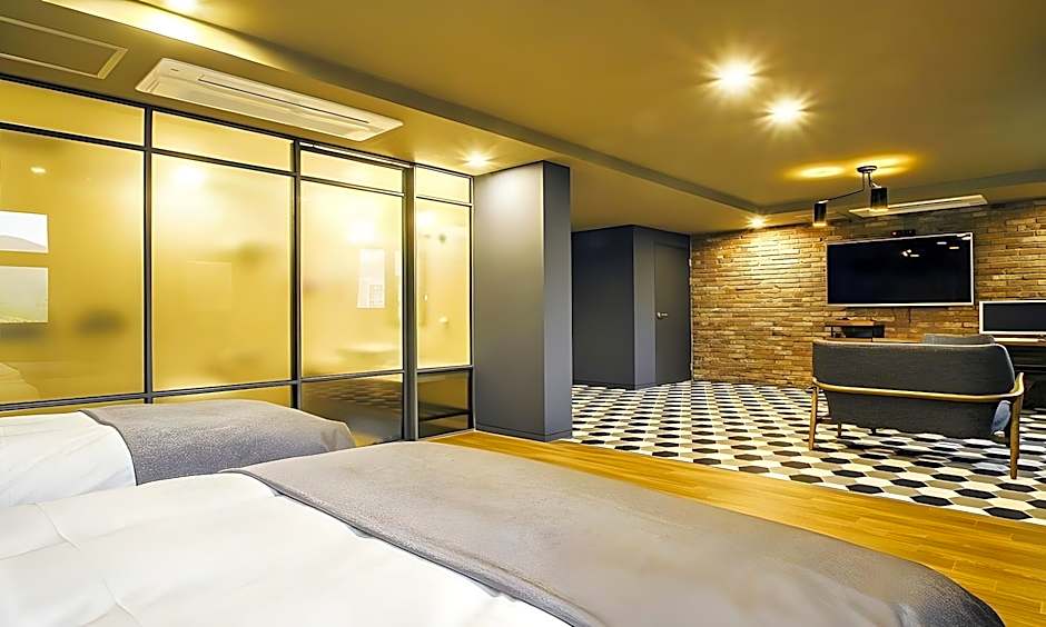 Geoje Artnouveau Suite Hotel