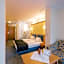 Hotel Locker & Legere