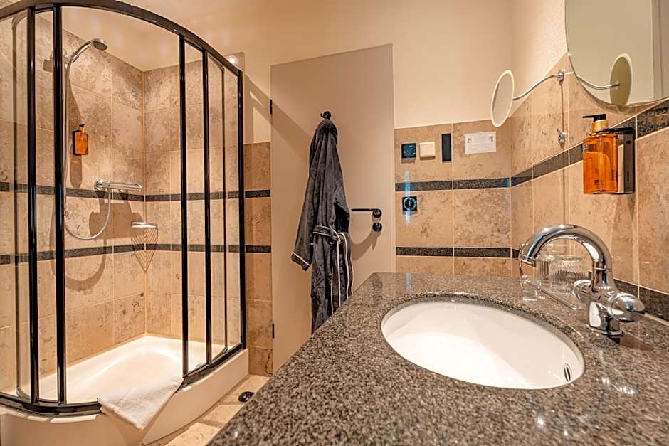 Naturhotel Sachsenbaude Oberwiesenthal - Indoor-Pool & Outdoor-Whirlpool