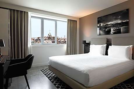 Superior Room, 1 King Bed, City View
