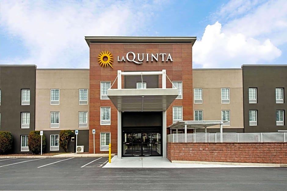 La Quinta Inn & Suites by Wyndham New Cumberland Harrisburg