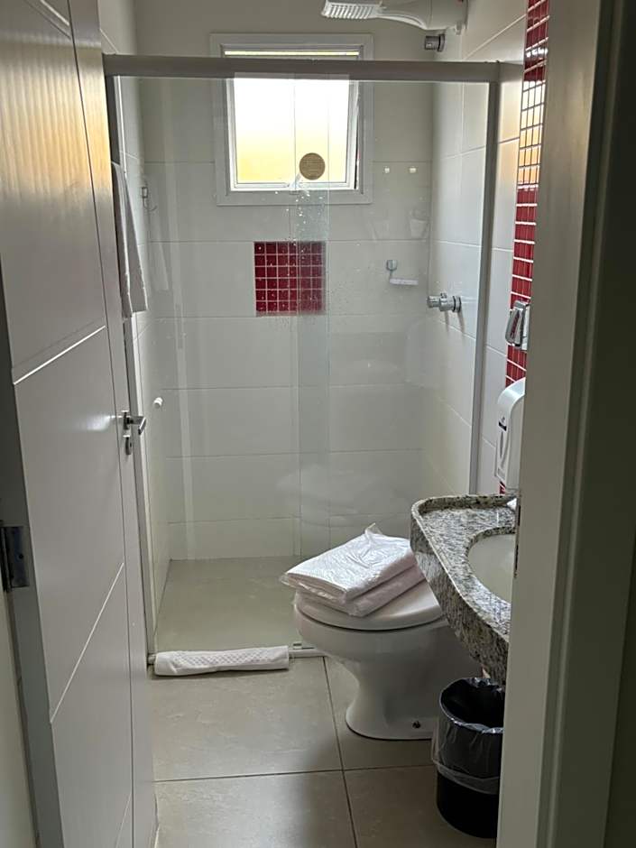 Mahle Hotel - BR 116, km 48
