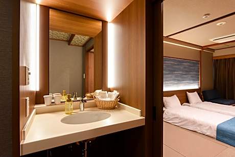 Japanese-Style Room