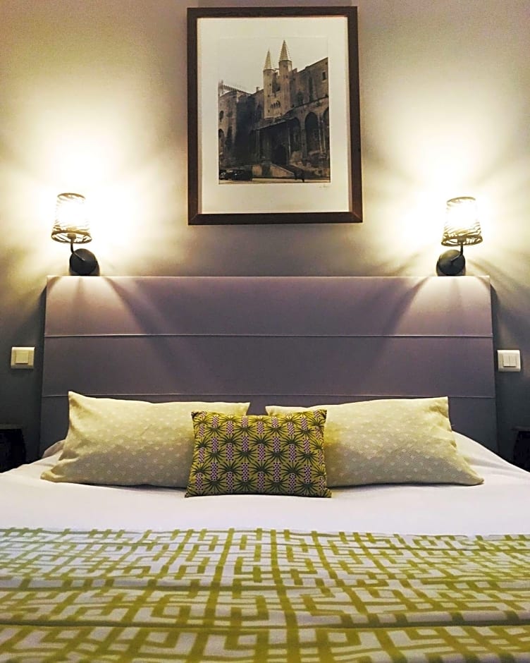 Brit Hotel Acacias