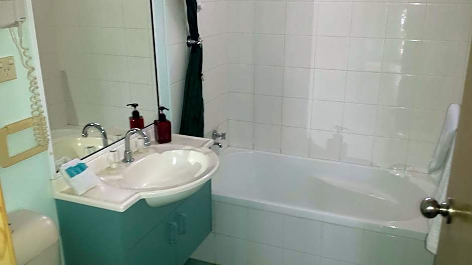 Smugglers Cove Holiday Village