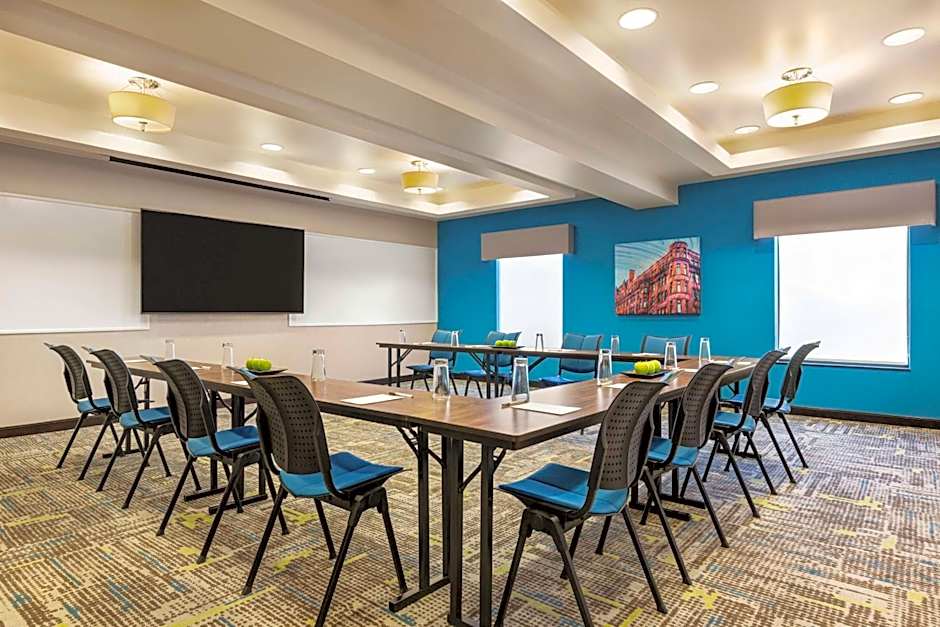 Hampton Inn By Hilton And Suites York South