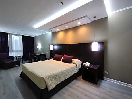 Howard Johnson Plaza by Wyndham Buenos Aires Florida Street