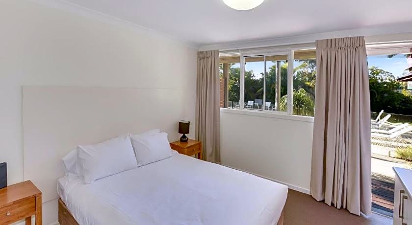 Nightcap at Golden Beach Tavern