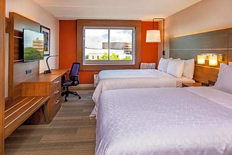 Queen Room with Two Queen Beds - Hearing Accessible/Non-Smoking