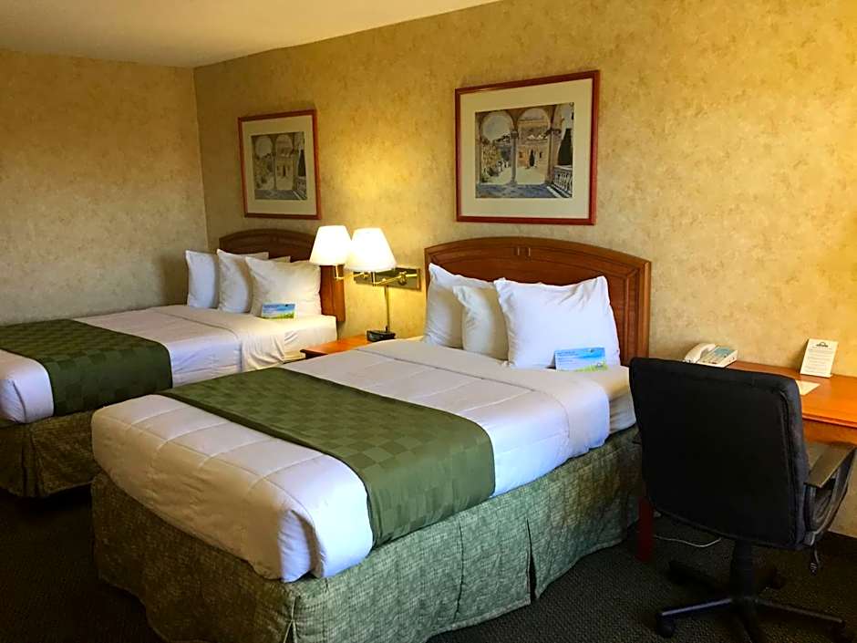 Days Inn & Suites by Wyndham Albuquerque North