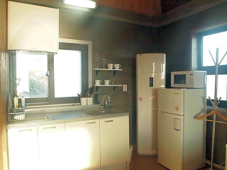 Whales Dream Pension