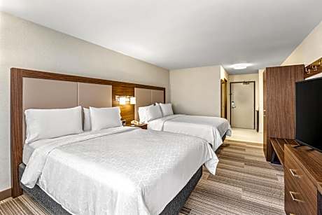 Standard Room with Two Queen Beds