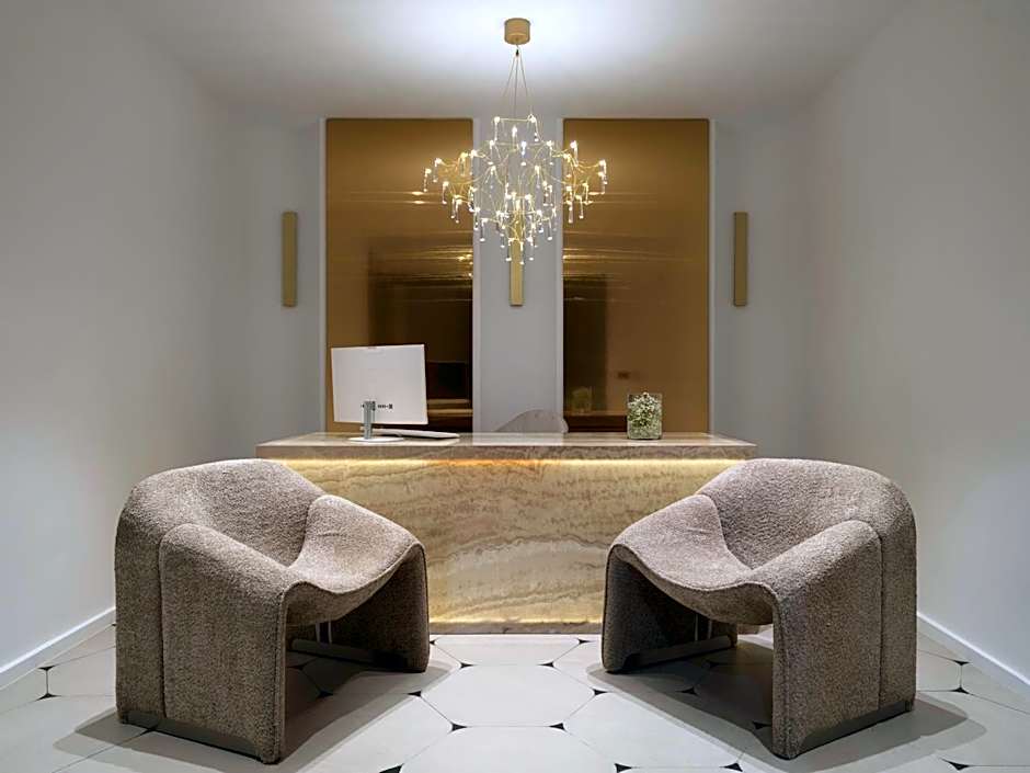 Golden Luxury Suites