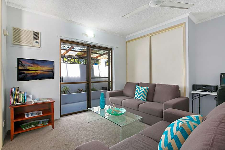 Cairns City Palms