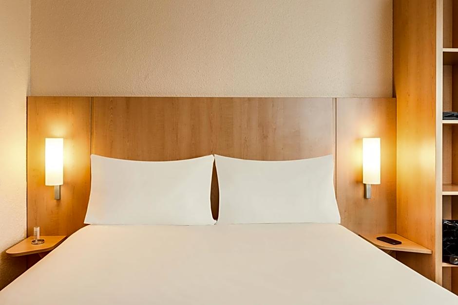 ibis Paris Pantin Eglise