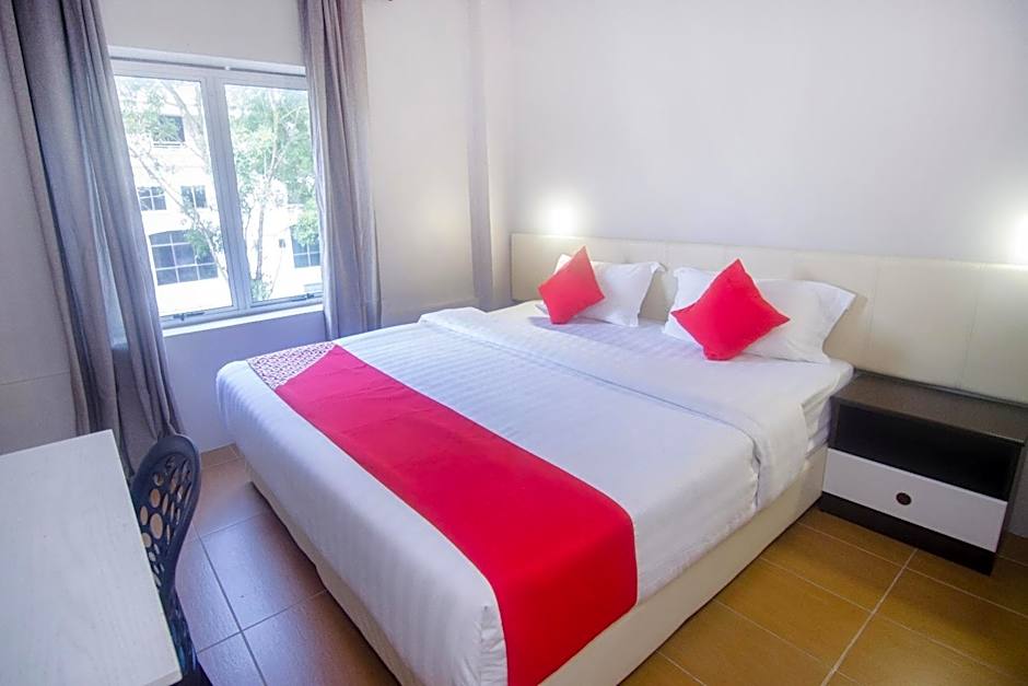 Photo 1 of 6 of Deluxe 1 King Bed
