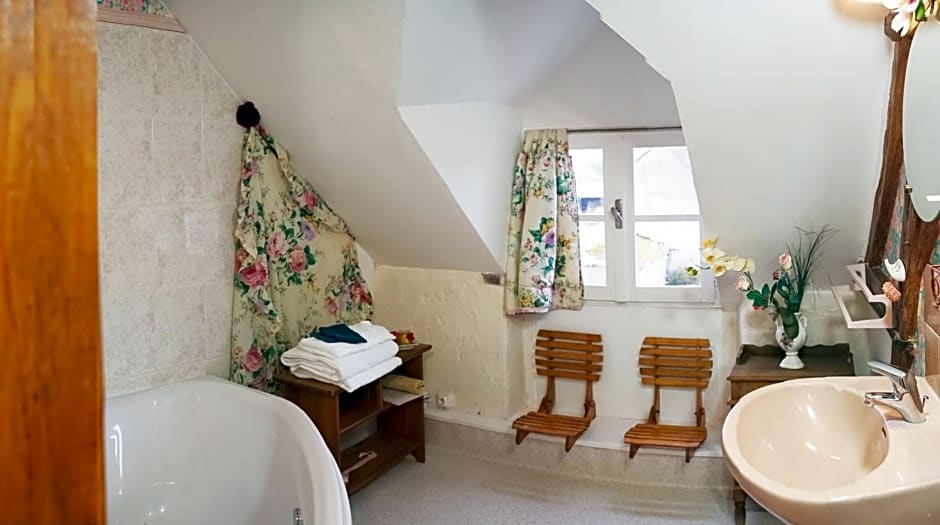 3 Roses – Villeneuve-sur-Yonne, NV