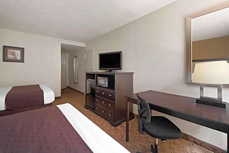 2 Queen Beds  Non-Smoking