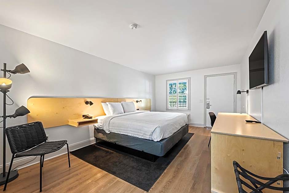 Charleston Creekside Inn