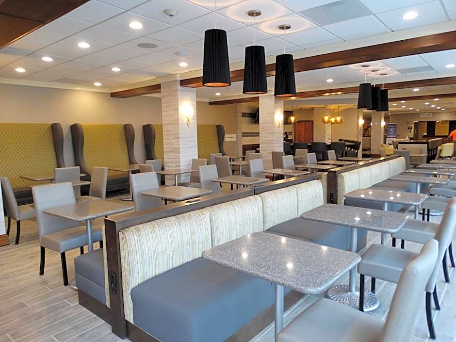 Cottonwood Airport & Expo Hotel Louisville