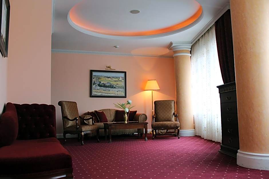Stone Bridge Hotel
