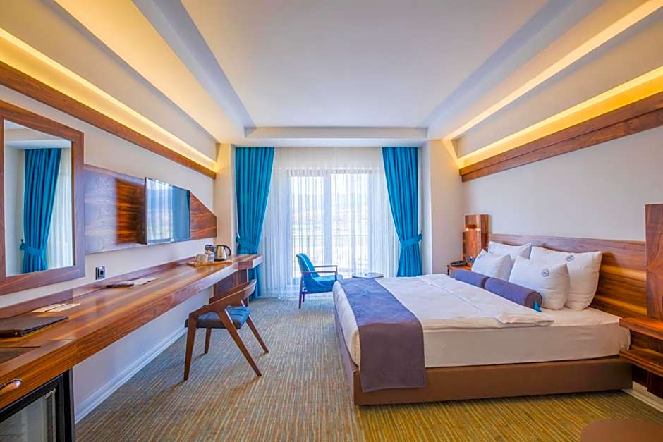 Karpalas City Hotel & Spa