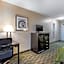 Quality Inn & Suites Des Moines - Merle Hay Road